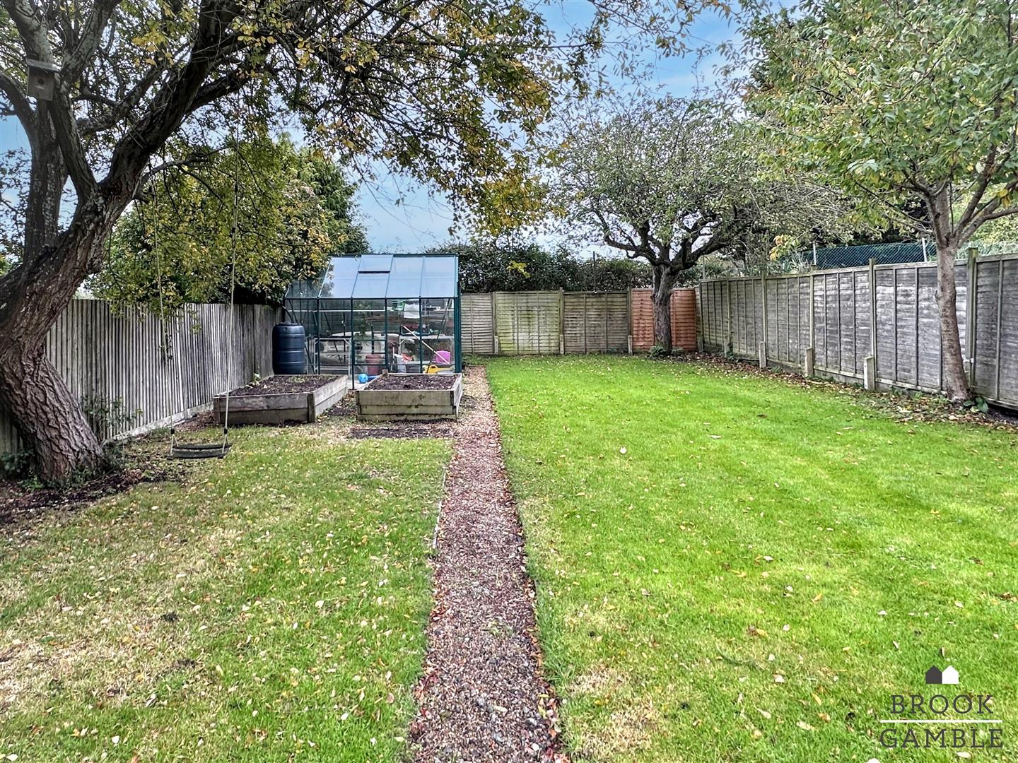 4 Bedroom House. Park Lane in Eastbourne,  20